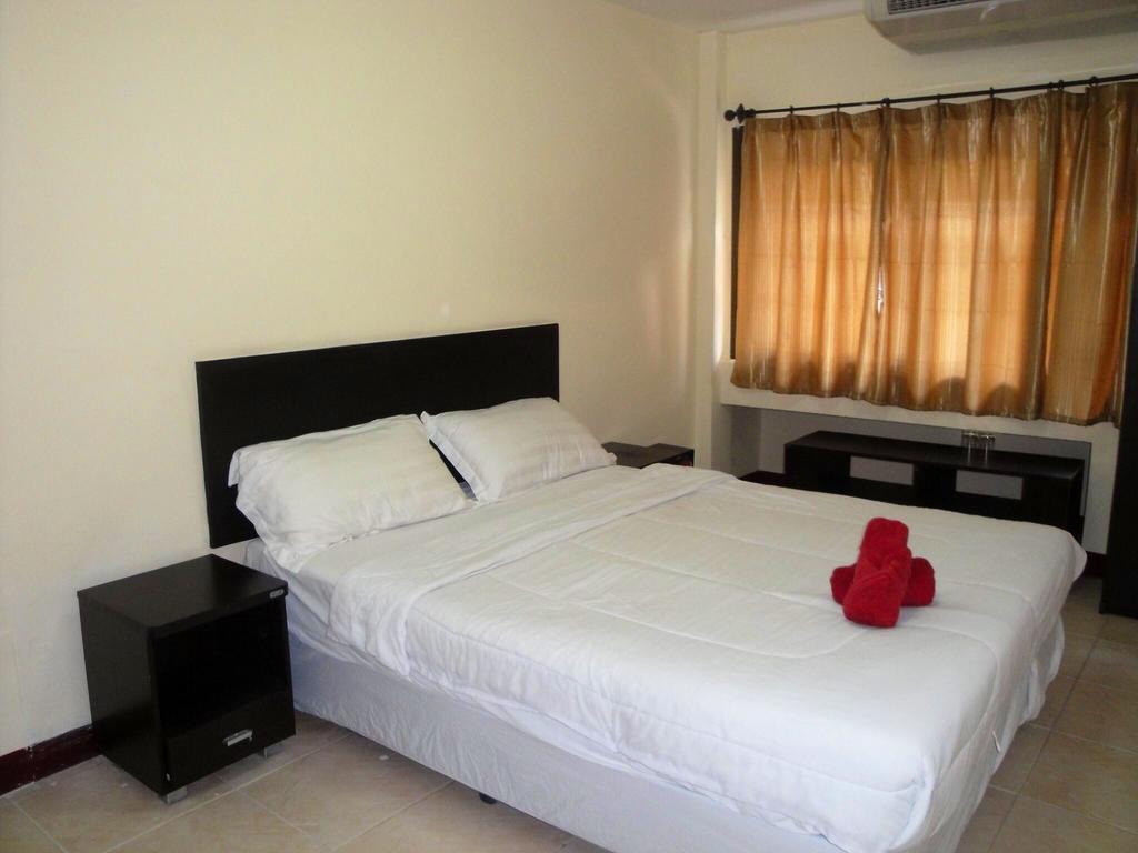 Sandman Hotel & Sports Bar Pattaya Zimmer foto